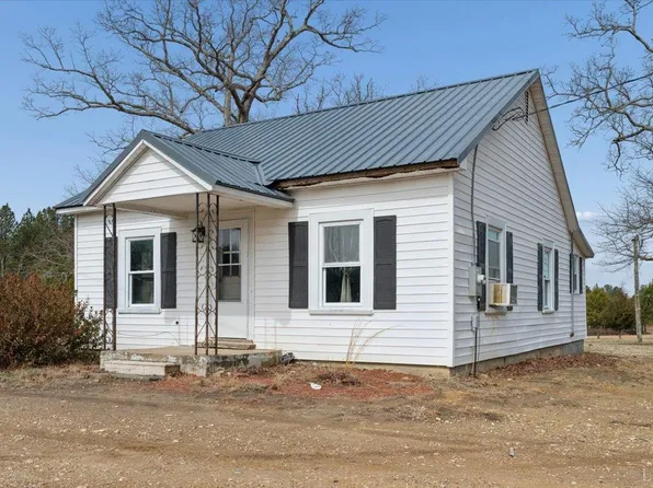 1074 Throckmorton Trl, Scottsburg, VA 24589