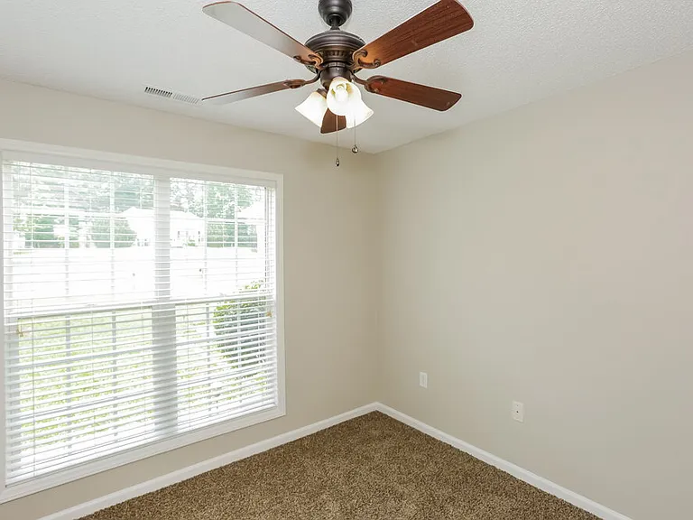 310 Tamarack Dr — Photo 10