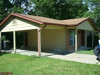 3rd image of 833 Sommerset Dr