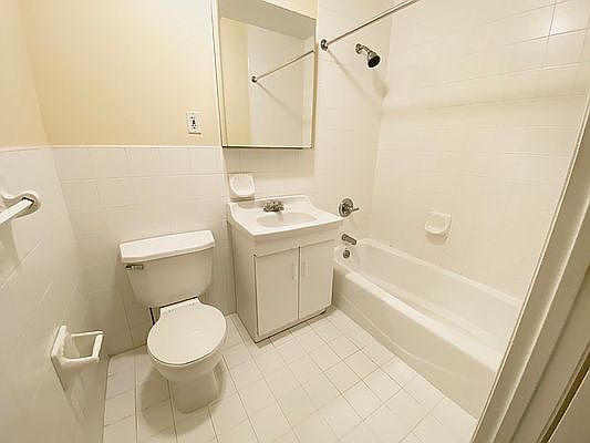 4th image of 2820 41st St #3