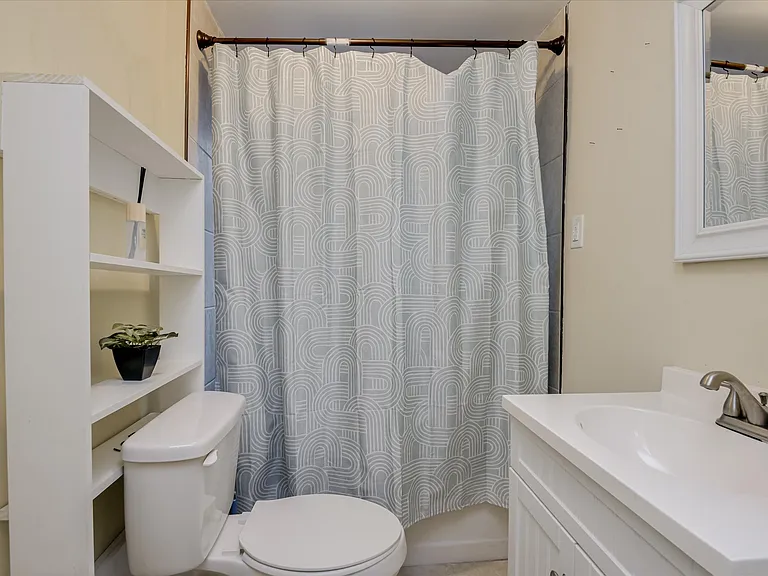 714 Hickman Rd — Photo 54