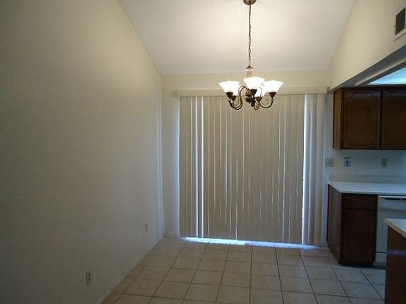 4th image of 7045 Orizaba Ave