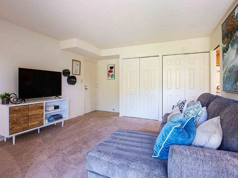 Morningside Apartments and Townhomes — Photo 9