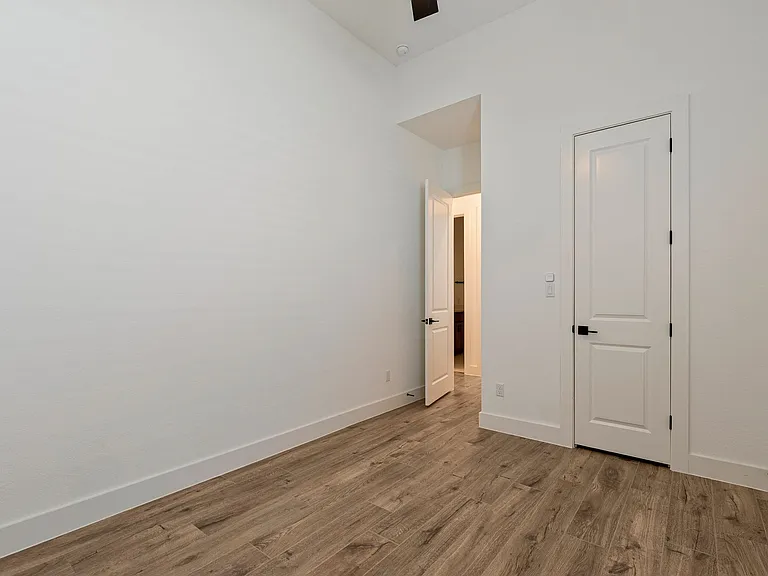 121 Running Bird Rd — Photo 24