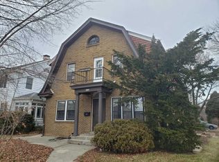 4067 N Maryland Ave, Shorewood, WI 53211