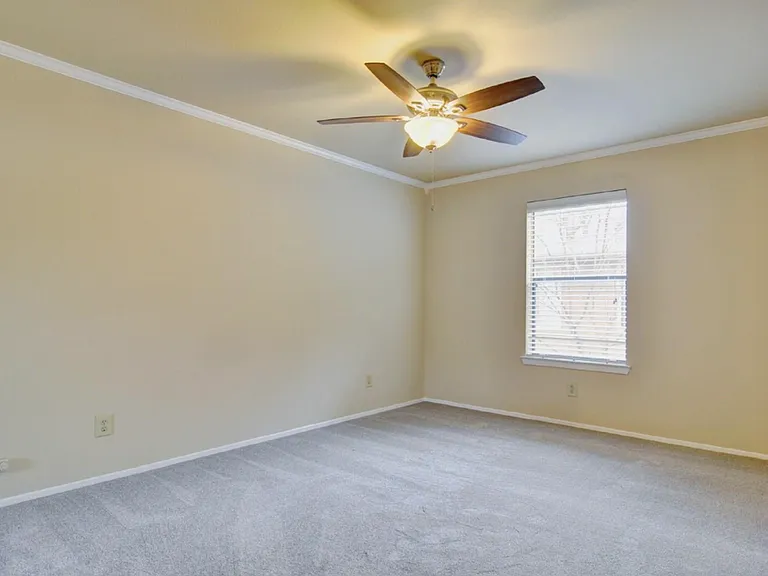 5700 Cedar Creek Dr — Photo 13