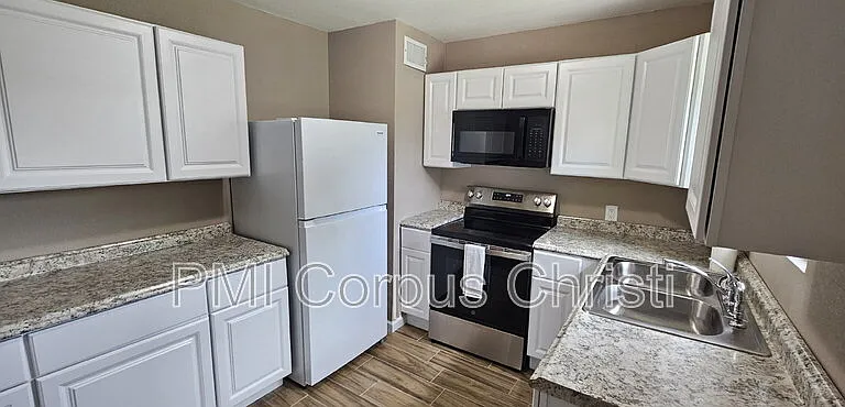 638 Sharon Dr — Photo 7