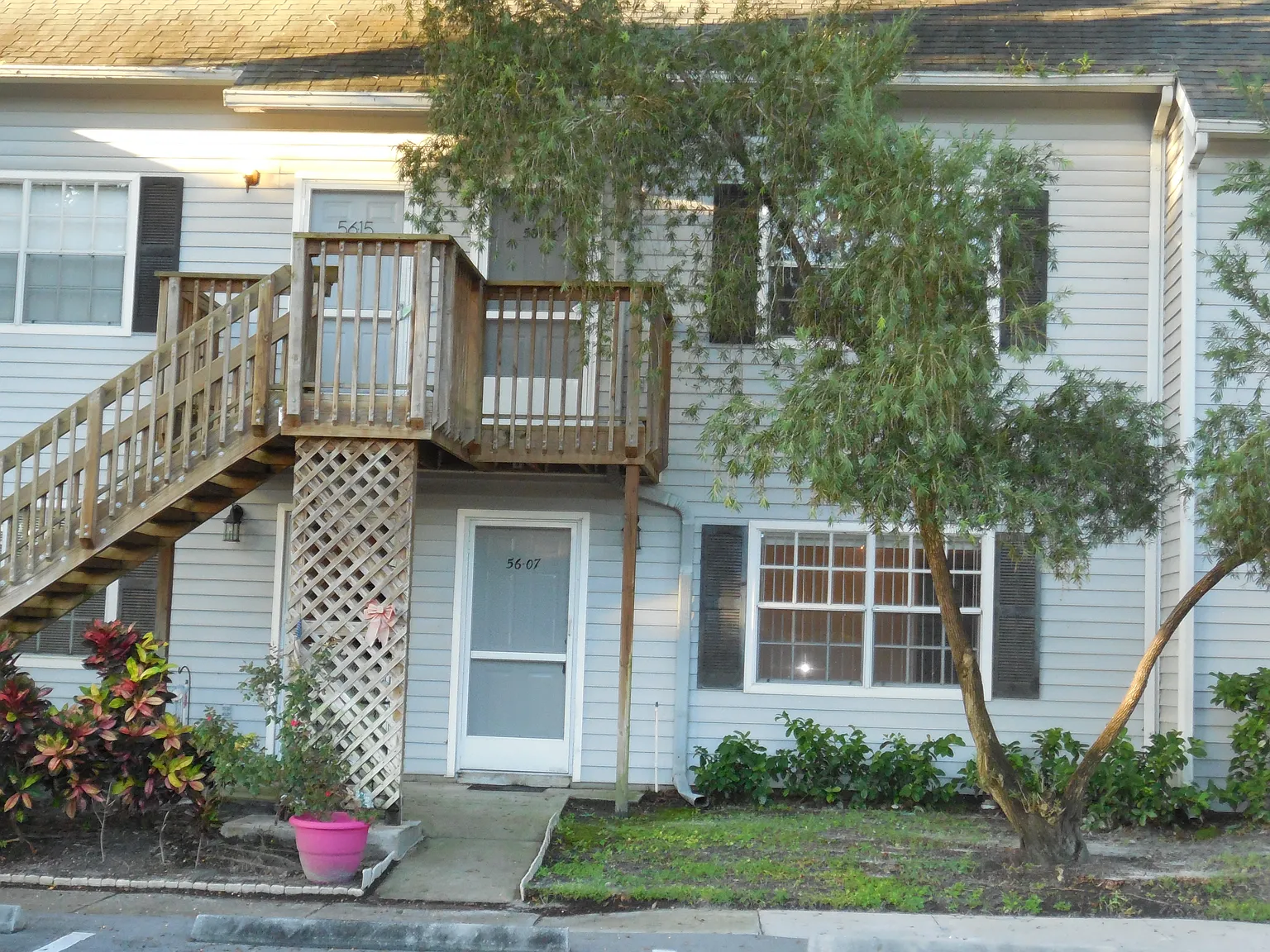 Manor Condo 1 bed 1 bath cute condo — Photo 1