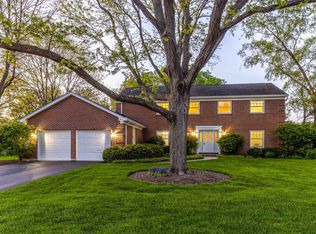 303 Whytegate Ct, Lake Forest, IL 60045