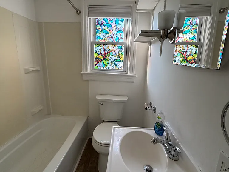3011 Broadway #2 — Photo 11