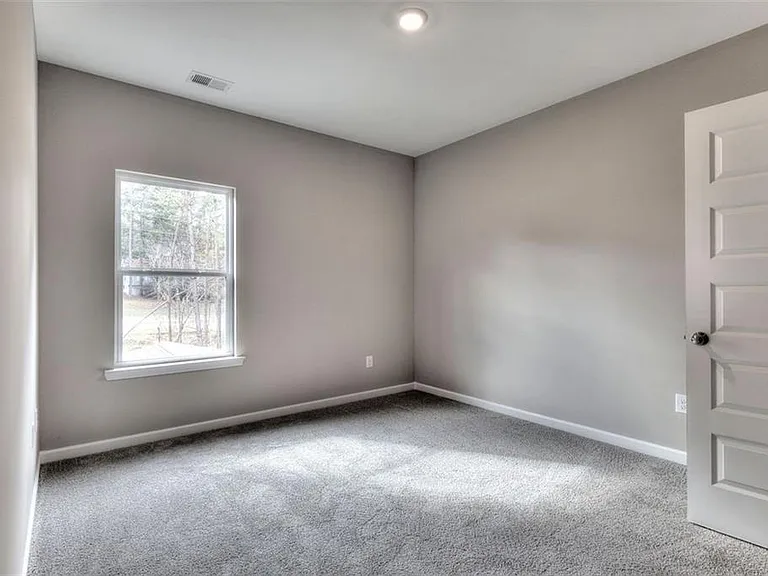106 Belmont Ln — Photo 9