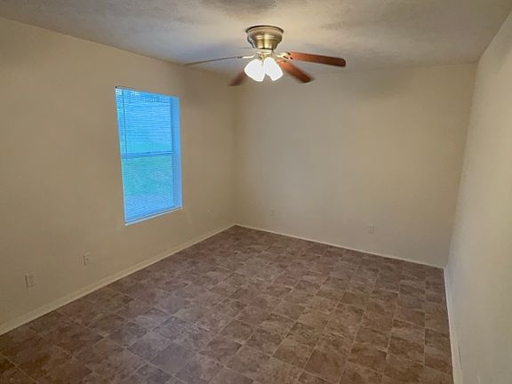 5th image of 126 Clover Valley Cir
