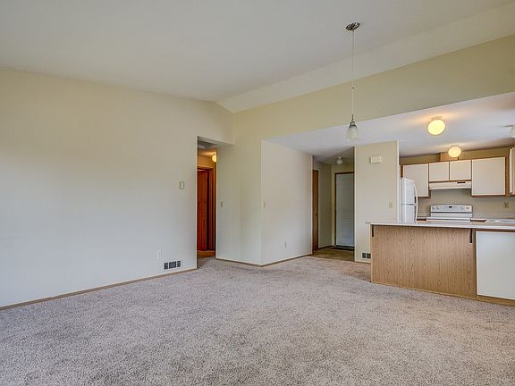 3rd image of 340 SE Midway Blvd APT 201