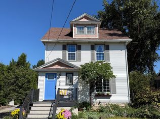 205 E Savidge St, Spring Lake, MI 49456