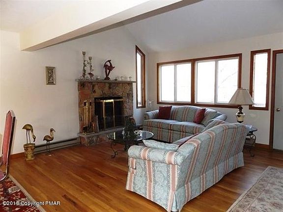 2nd image of 1199 Woodland Dr
