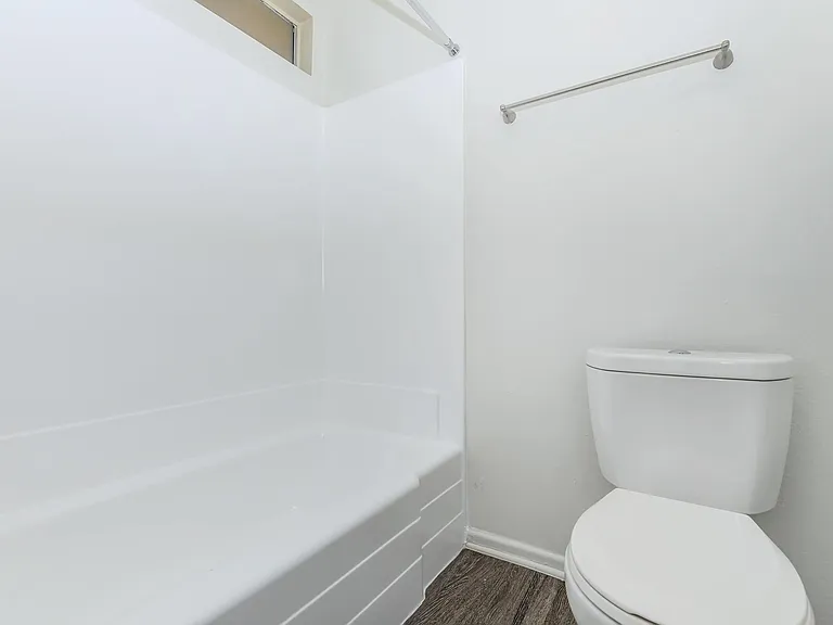 Palm Lane Apartment Homes — Photo 11