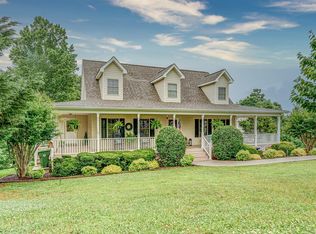 1415 Savanna Hills Dr, Moneta, VA 24121