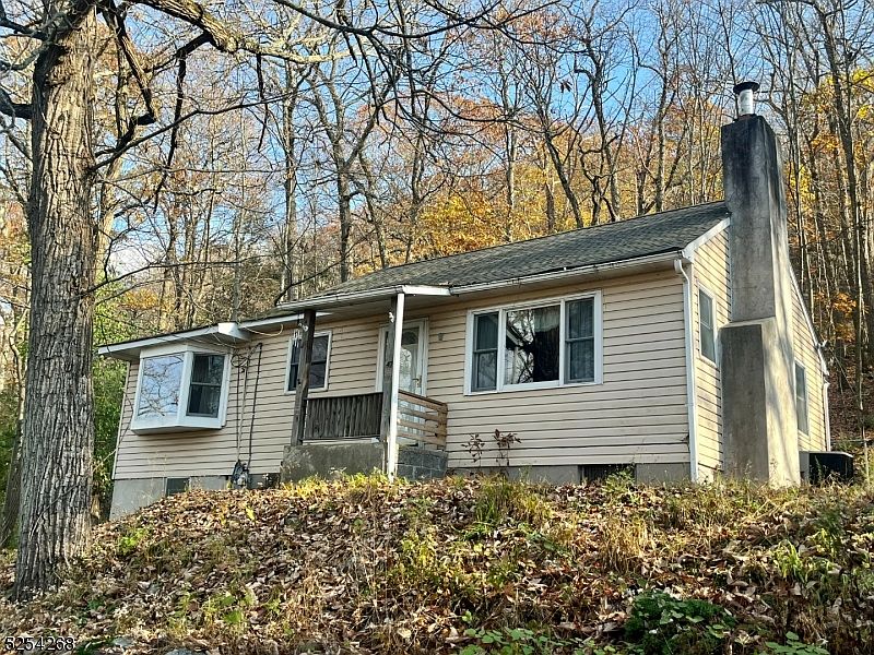 1st image of 47 E Shore Trl
