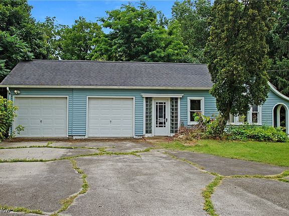 3rd image of 45 Mechanic St