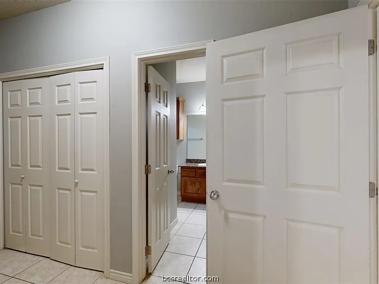 211 Forest Dr #C — Photo 15