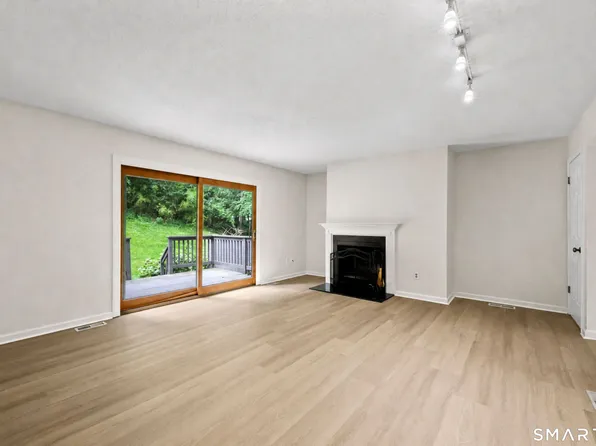 148 Conestoga Way #148, Glastonbury, CT 06033