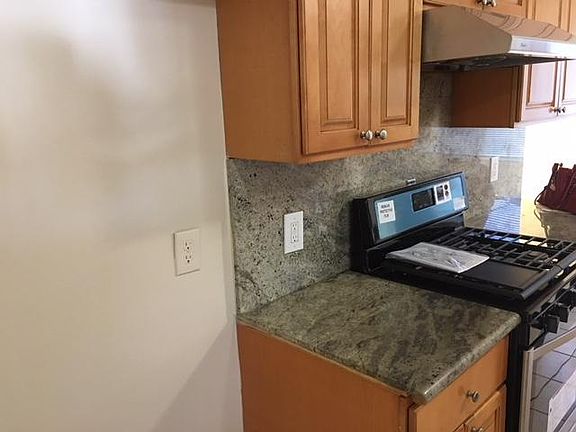 4th image of 2236 Kenworthy Way
