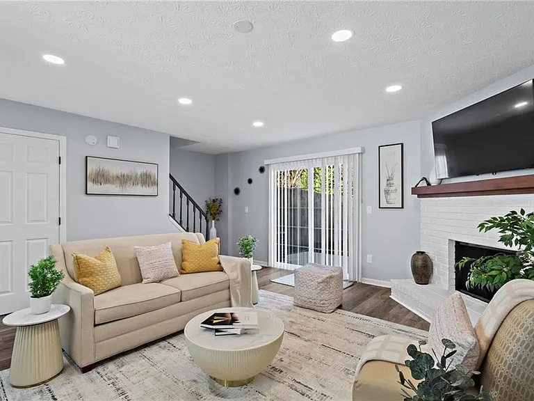 1858 Shenandoah Valley Ln SE — Photo 9