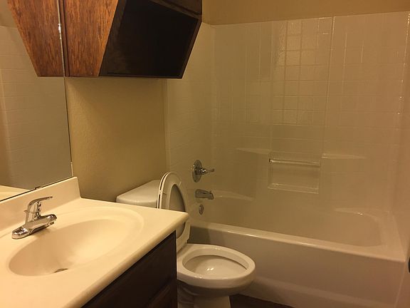 5th image of 2209 Breezy Dr