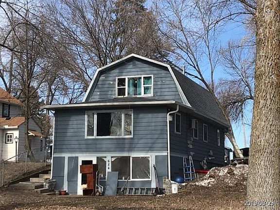 2nd image of 684 N Shore Dr