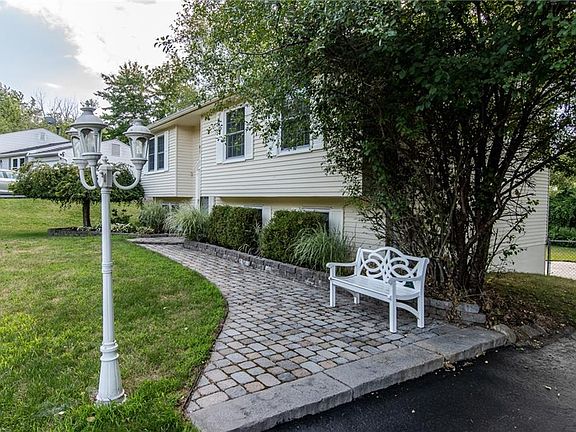 2nd image of 11 Staglen Dr