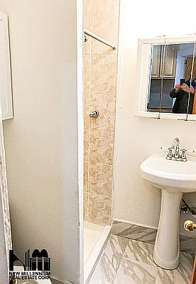 5th image of 541 18th St #1F