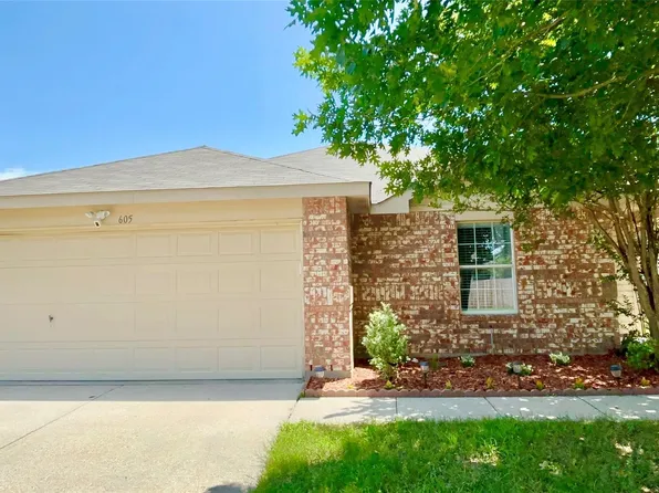 605 Rosario Ln, Fort Worth, TX 76115