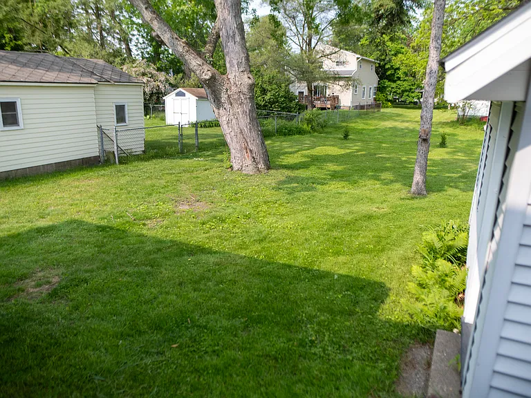 365 Norwood St — Photo 22