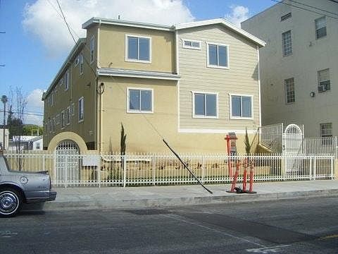 1st image of 572 W 10th St