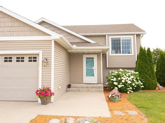 3rd image of 101 Pinehurst Dr