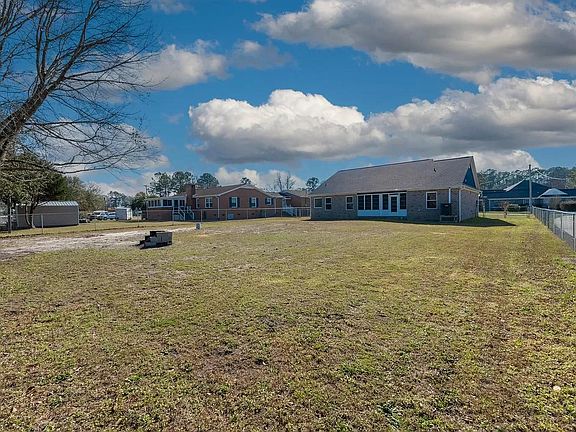 4th image of 4185 Fairway Dr