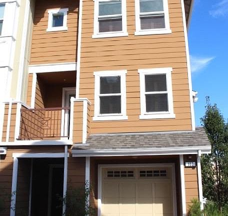 2nd image of 102 N Hummingbird Ln