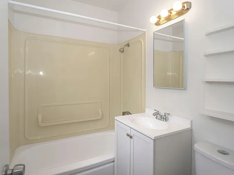 855 Emerald St #C — Photo 12