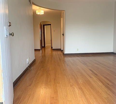 2nd image of 4514 Jamieson Ave