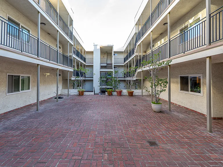 9005 Cynthia St #119 — Photo 48