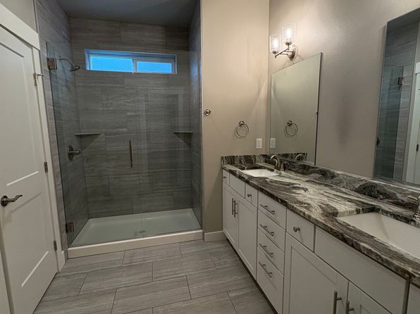 1235 E McLeod Rd, Bellingham, WA 98226