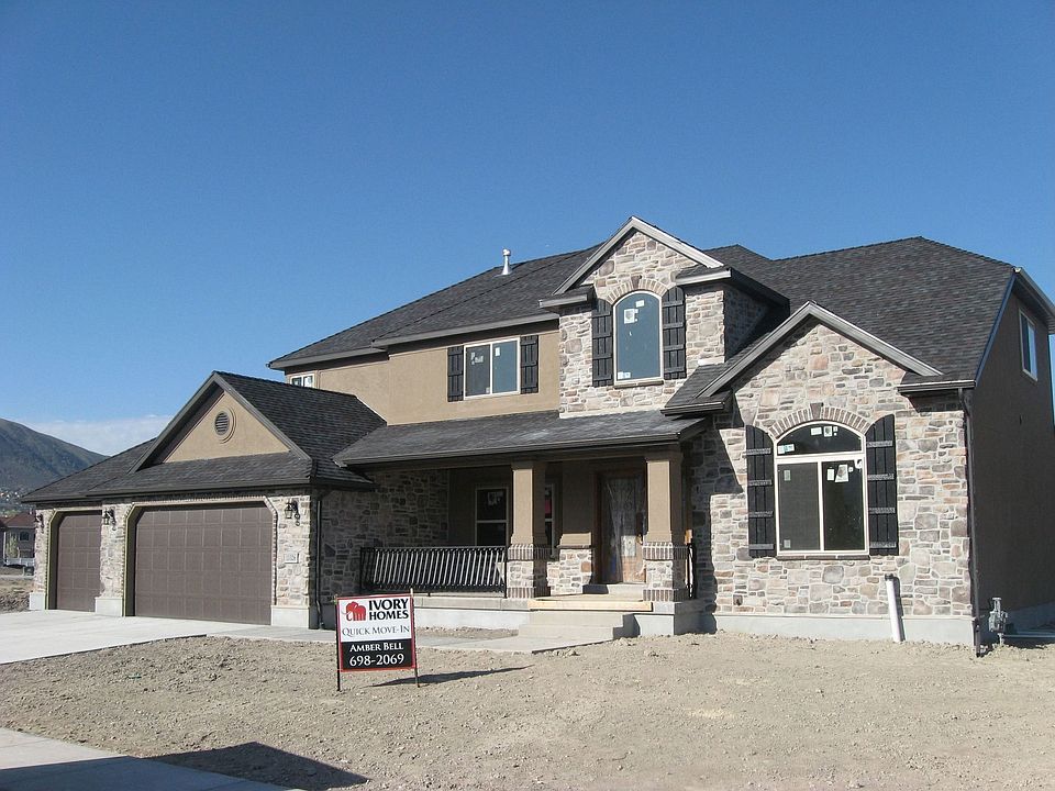 Beautiful two story home in the Bellevue Community in Draper