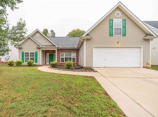 8 Cranebill Dr, Simpsonville, SC 29680