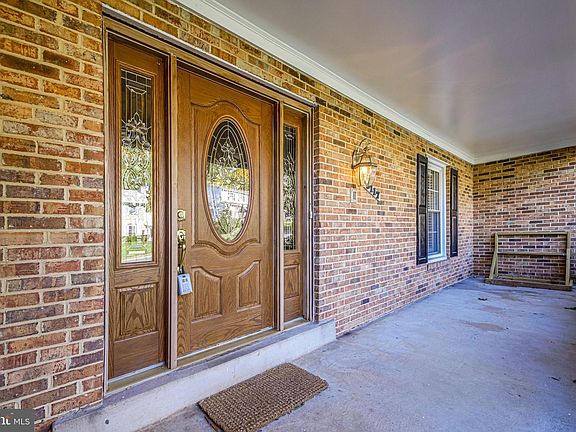 3rd image of 6117 Berlee Dr