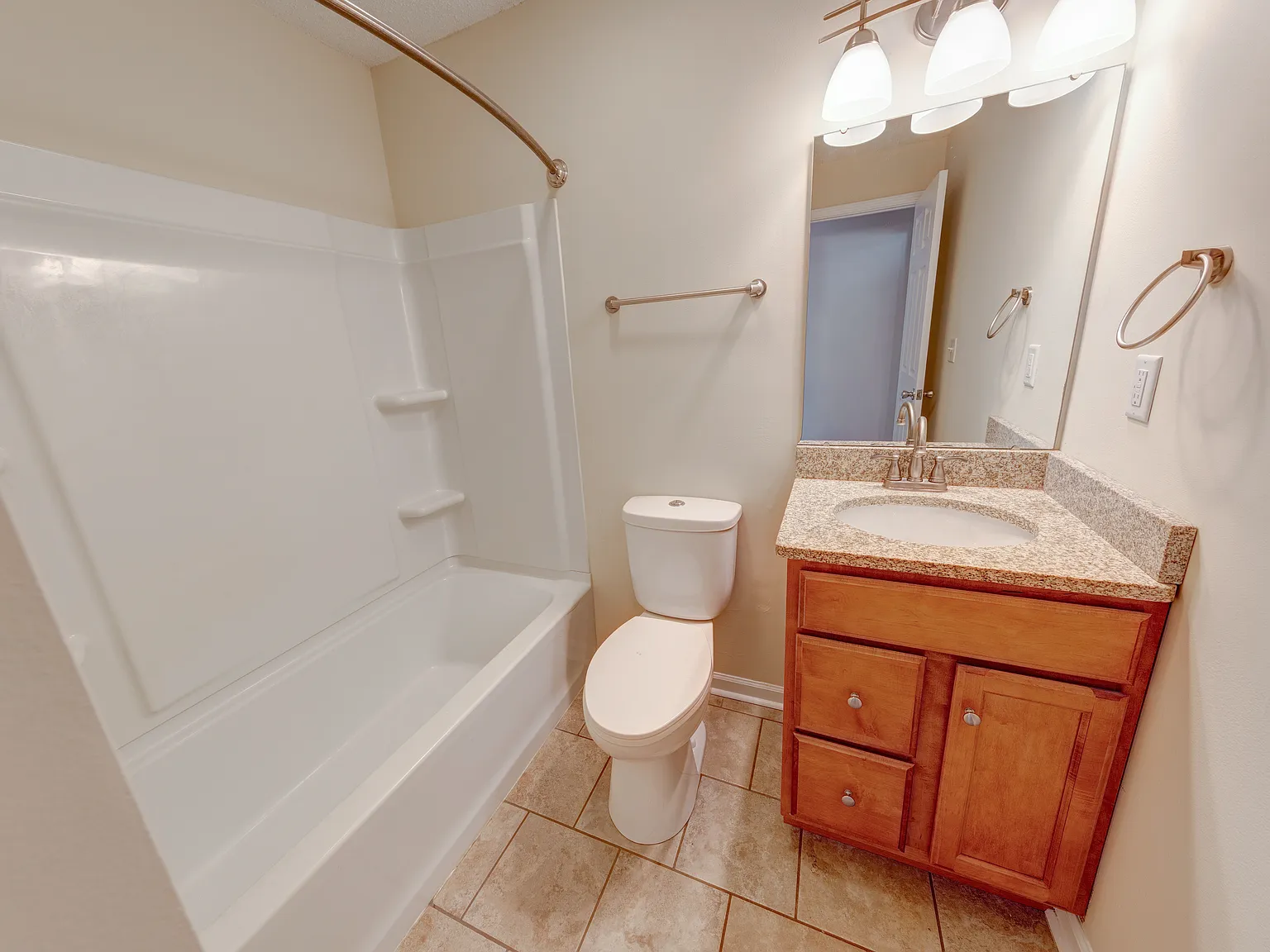 1 bed, 650 sqft, $925 — Photo 4