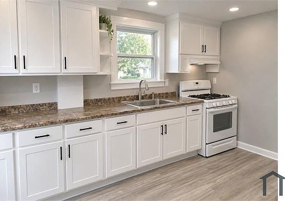 3rd image of 1413 11th St #2