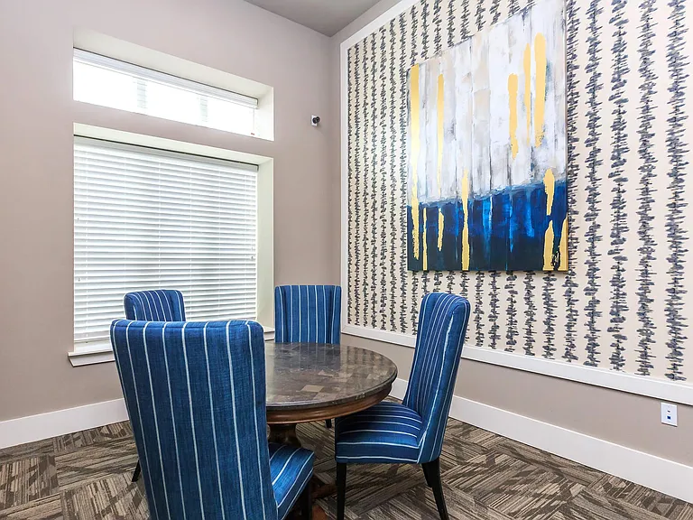 Alton Park Apartments — Photo 27