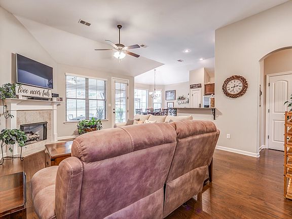 5th image of 10397 Redmond Cir N