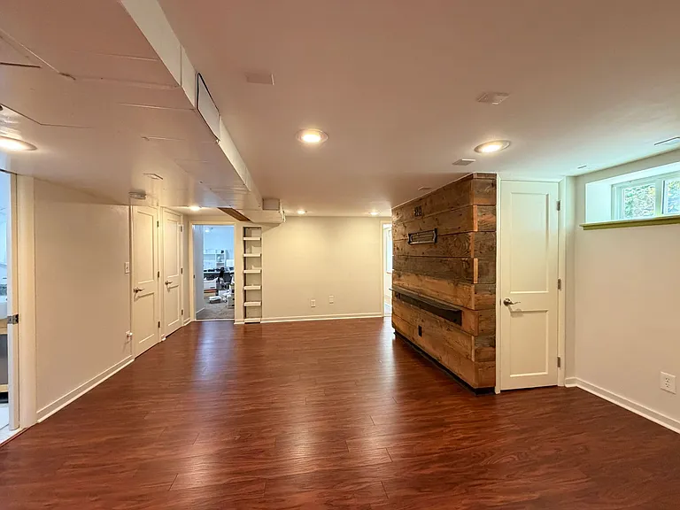 631 Jackson St — Photo 19