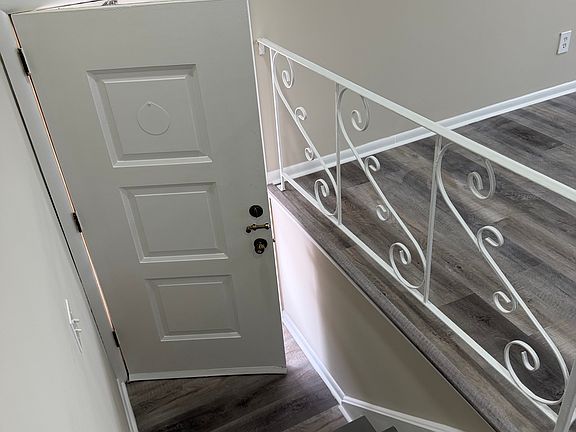 4th image of 9813 Wistaria St Floor 2
